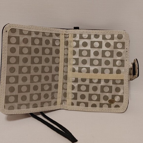 BLACKS Photography Nylon Black Passport Pouch With Detachable Neck Strap - Picture 3 of 3